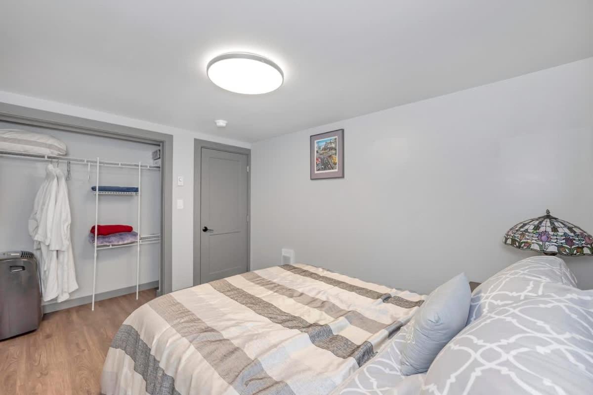 Tranquil Oasis 2 Bedroom Suite With Pool View Victoria Buitenkant foto