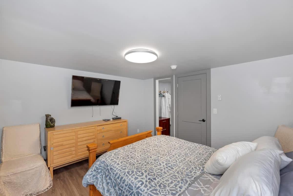 Tranquil Oasis 2 Bedroom Suite With Pool View Victoria Buitenkant foto